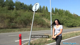 Méretes csöcsű tini csajszi pénzért kefél - Public Agent