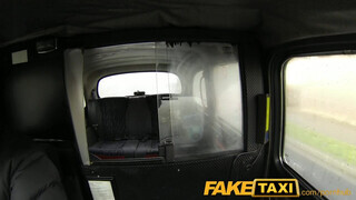 FakeTaxi - Világos Szőke méretes seggű csajszi bekúrva