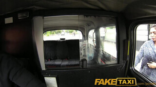 FakeTaxi - hatalmas cicis csajszi nem akar fizetni