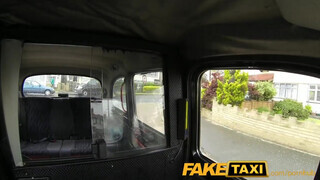 FakeTaxi - egy gyönyörű irodista lány