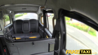 Fake Taxi - Hatalmas picsájú brazil milf seggbe kúrva