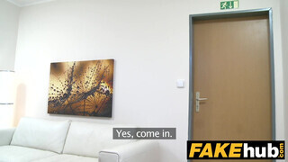Fake Agent - ártatlan csoki lány és a farok esete