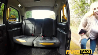 Fake Taxi - Hatalmas didkós világos szőke megkúrelva