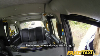 Fake Taxi - Hatalmas cickós fiatal csaj a hátsó ülésen