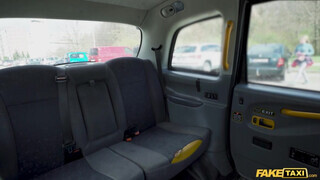 Fake Taxi - Francia escortos lány megdöngetve