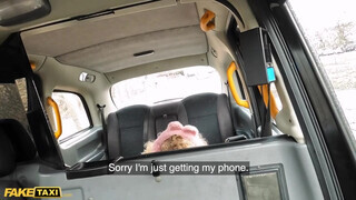 Fake Taxi - Izgató kolumbiai lány megdöngetve a taxiban