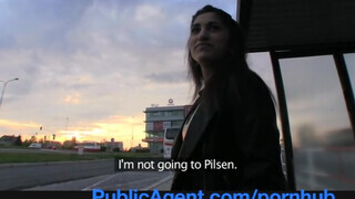PublicAgent - izgató ázsiai csajszi felszedve a buszmegállóban