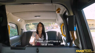 Fake Taxi - Megan Fiore a gyönyörű méretes tőgyes csaj