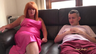 Aunt Judys XXX - Melanie megkívánta a félénk férfit